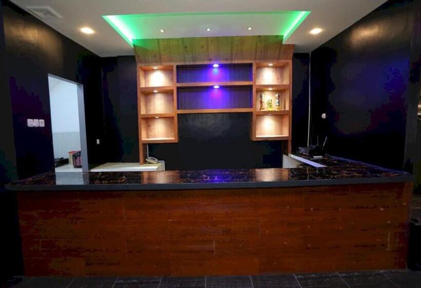 Capital O 93261 Fresh Hotel Near Stasiun Jakarta Kota Near Bca Kcu Gajah Mada