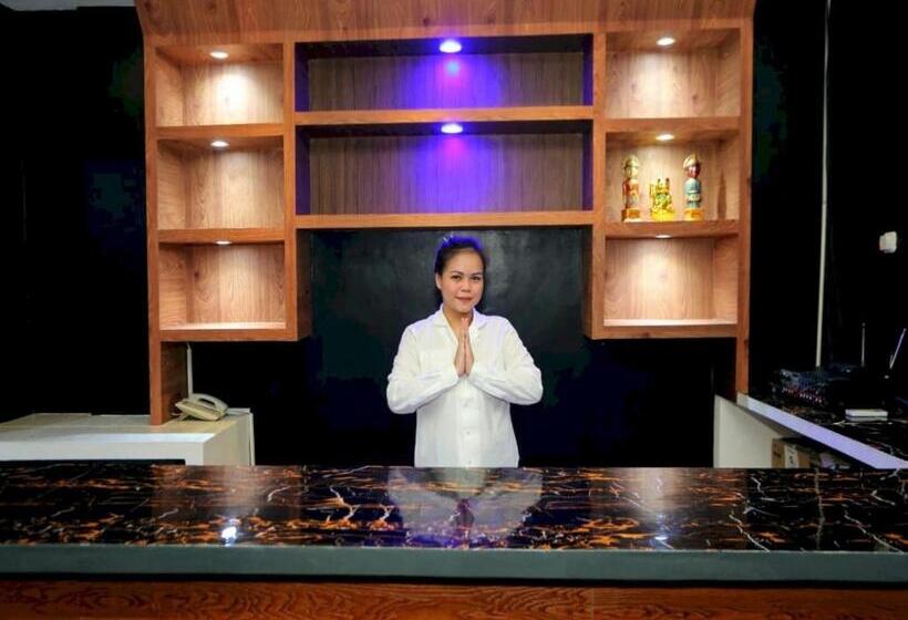 Capital O 93261 Fresh Hotel Near Stasiun Jakarta Kota Near Bca Kcu Gajah Mada