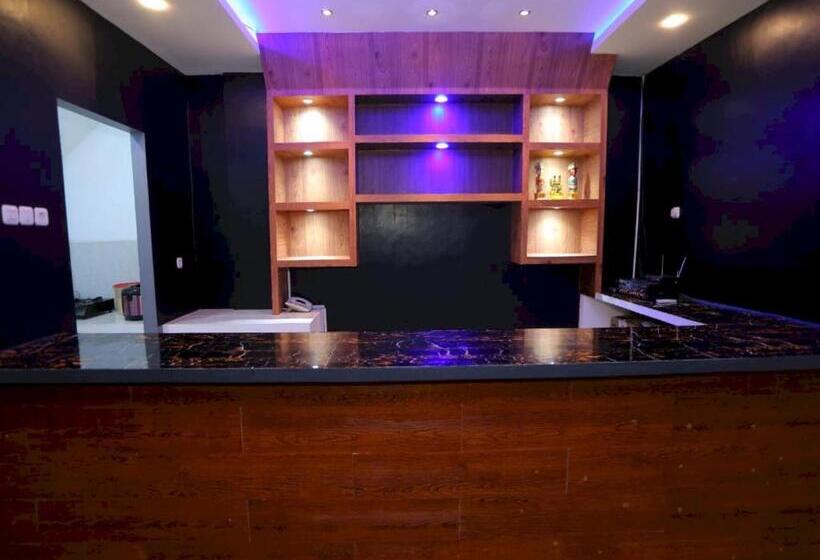 Capital O 93261 Fresh Hotel Near Stasiun Jakarta Kota Near Bca Kcu Gajah Mada