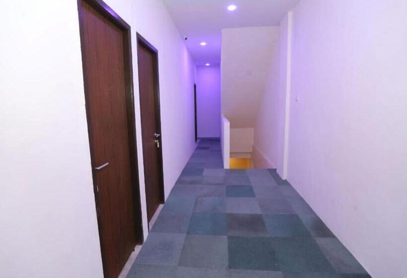 Capital O 93261 Fresh Hotel Near Stasiun Jakarta Kota Near Bca Kcu Gajah Mada