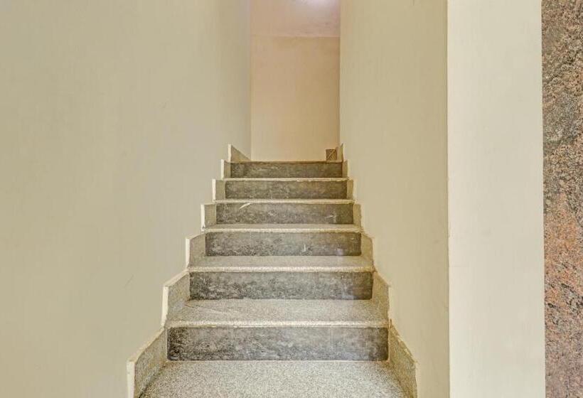 Отель Oyo S V Comfort