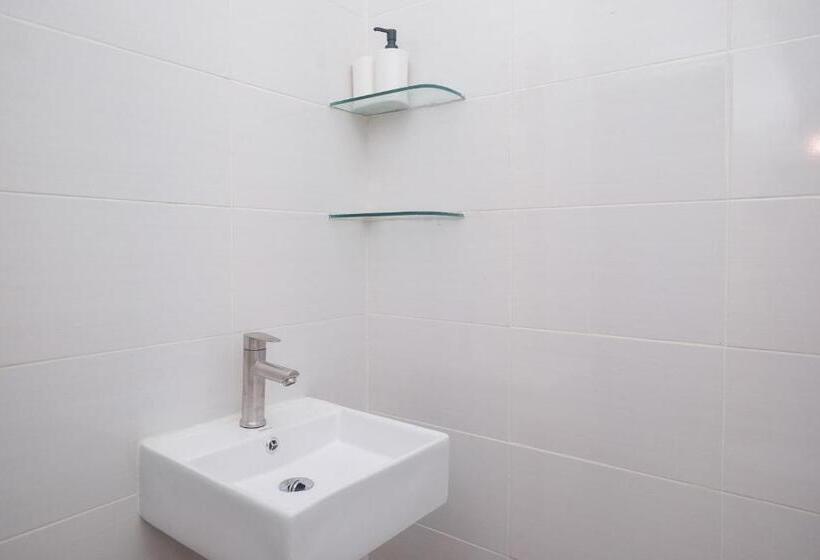 فندق Reddoorz Syariah @ Tlogosari Semarang