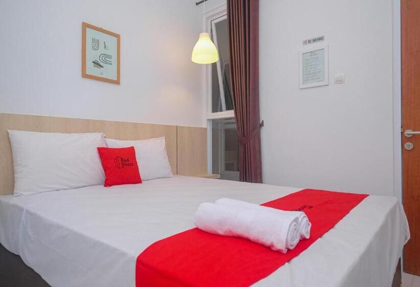 فندق Reddoorz Syariah @ Tlogosari Semarang