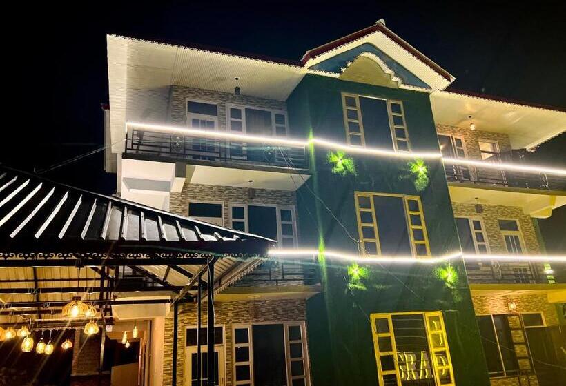 בית מלון כפרי Rrr Grand