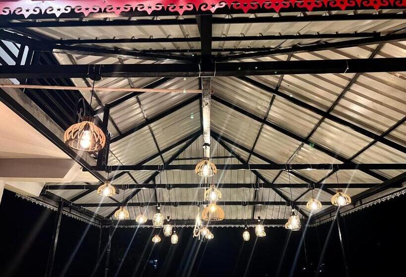 בית מלון כפרי Rrr Grand