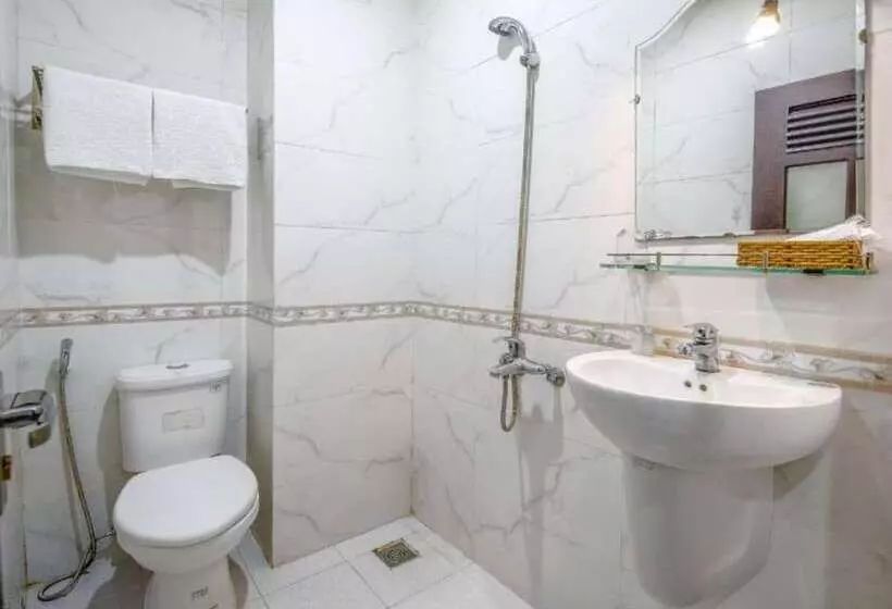 Lotus Rock Hotel đà Nẵng