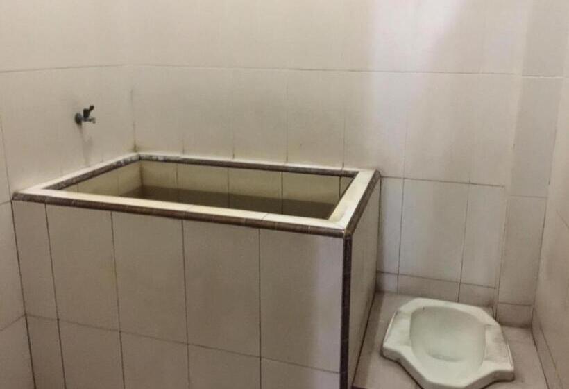 هتل Spot On 93290 Homestay Betro Syariah