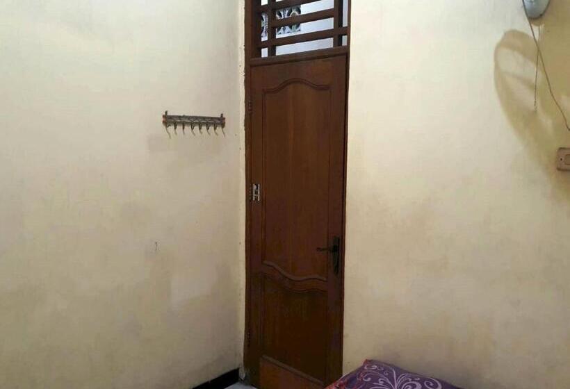 هتل Spot On 93290 Homestay Betro Syariah