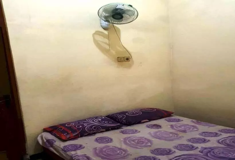 Hotelli Spot On 93290 Homestay Betro Syariah