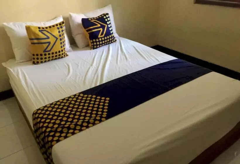 Hotelli Spot On 93290 Homestay Betro Syariah