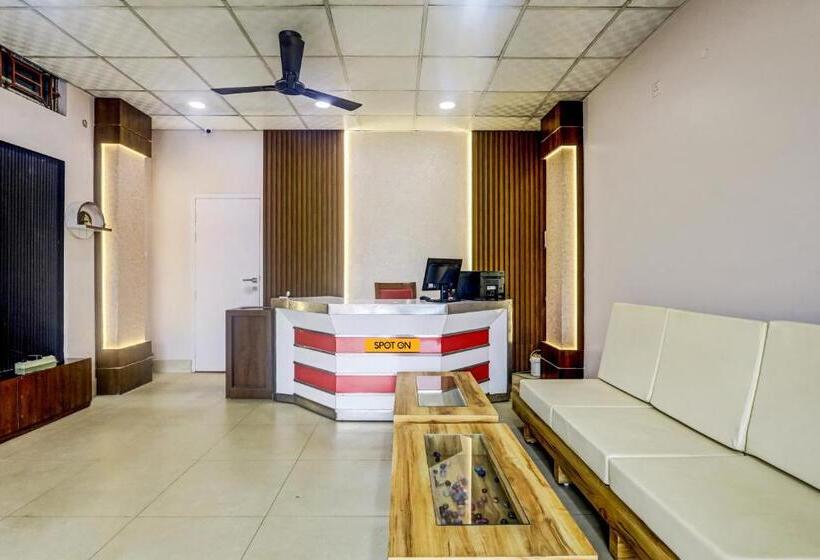 ホテル Spot On Nrg Inn