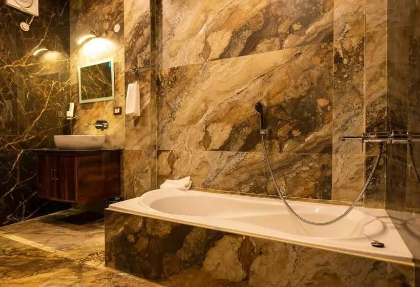 Hotelli The Kaziranga Address