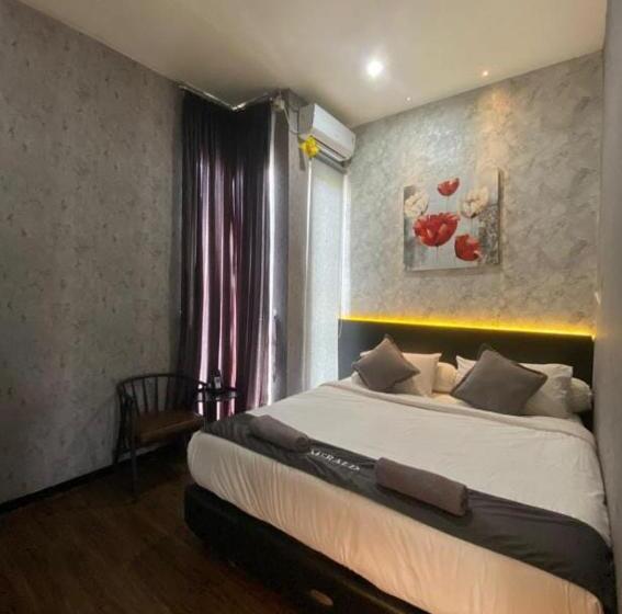 Majatalo Emerald Guest House New York Purwokerto