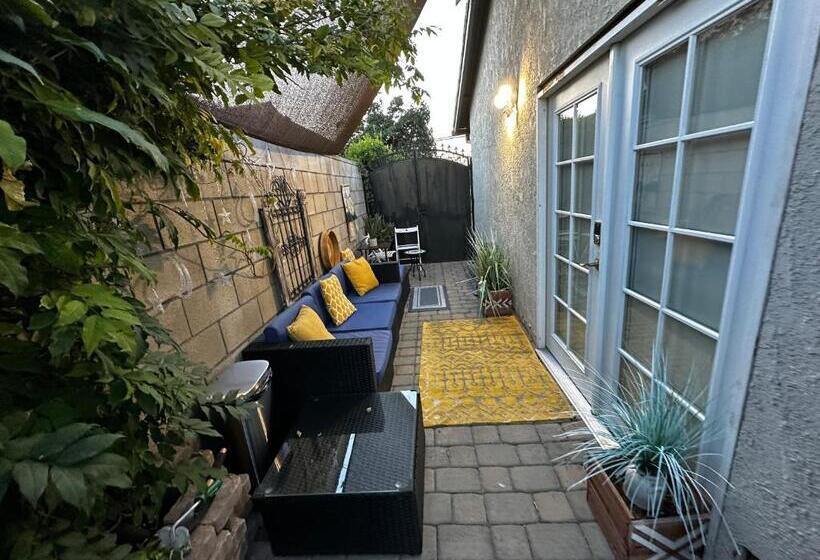 ペンション Guesthouse: Jacuzzi,patio & Entry