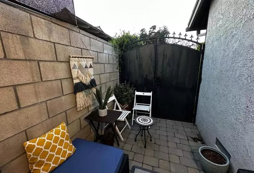 ペンション Guesthouse: Jacuzzi,patio & Entry
