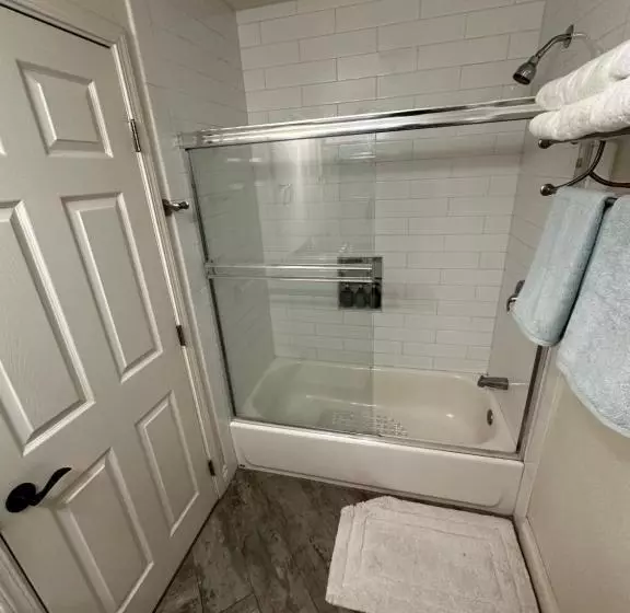 ペンション Guesthouse: Jacuzzi,patio & Entry