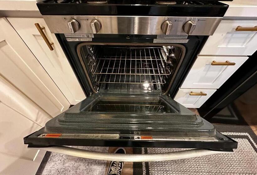 ペンション Guesthouse: Jacuzzi,patio & Entry