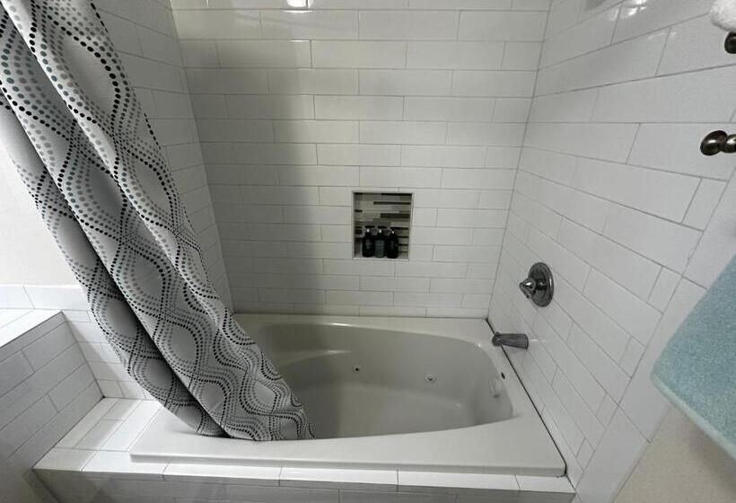 ペンション Guesthouse: Jacuzzi,patio & Entry