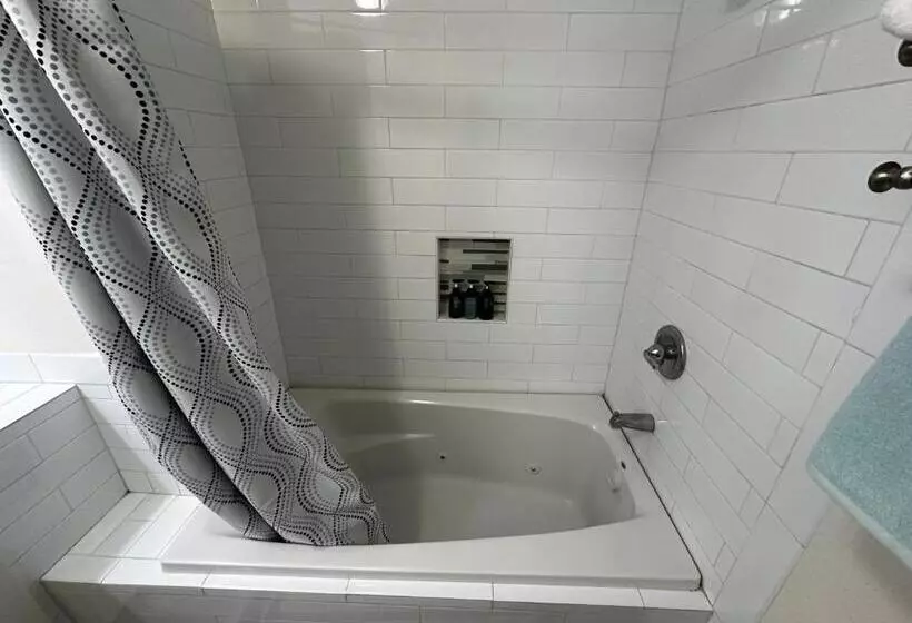 ペンション Guesthouse: Jacuzzi,patio & Entry