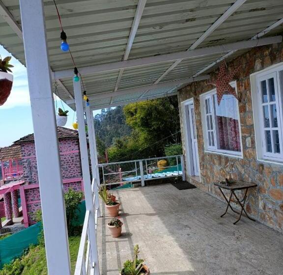 פנסיון Villa Jenova