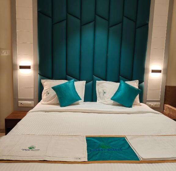 Общежитие Forest Breeze Inn