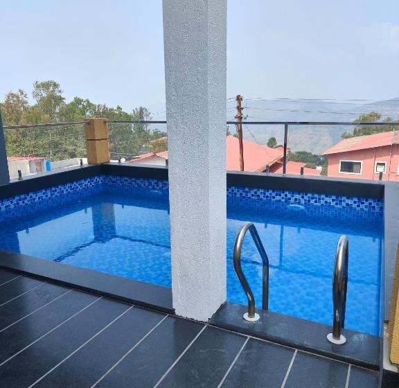 Общежитие Forest Breeze Inn