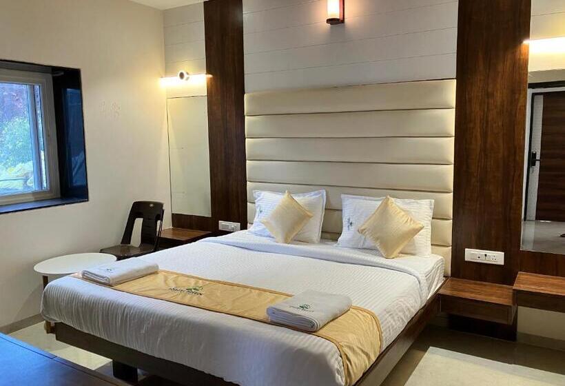 Общежитие Forest Breeze Inn