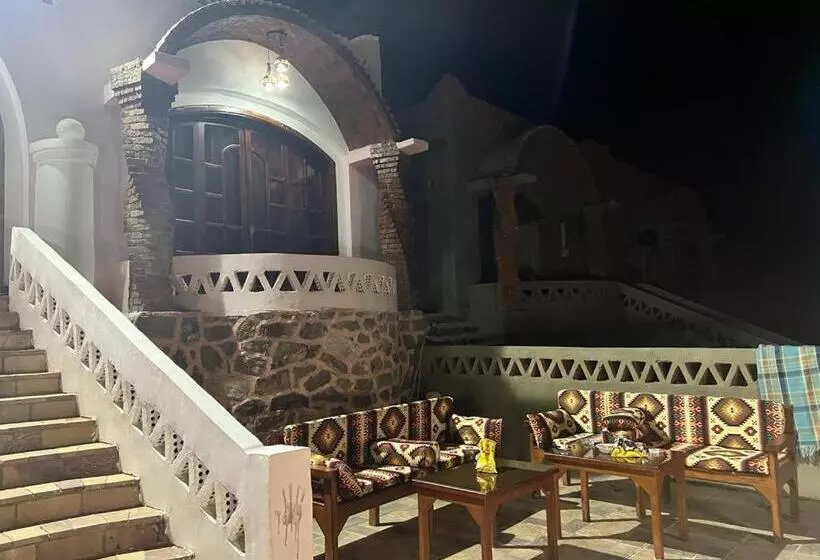 تختخواب و صبحانه Hoolli Villa