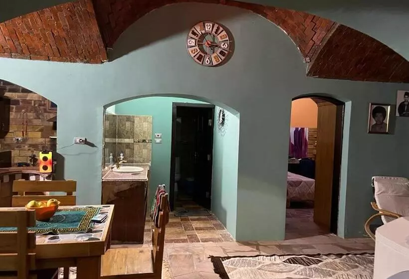 تختخواب و صبحانه Hoolli Villa