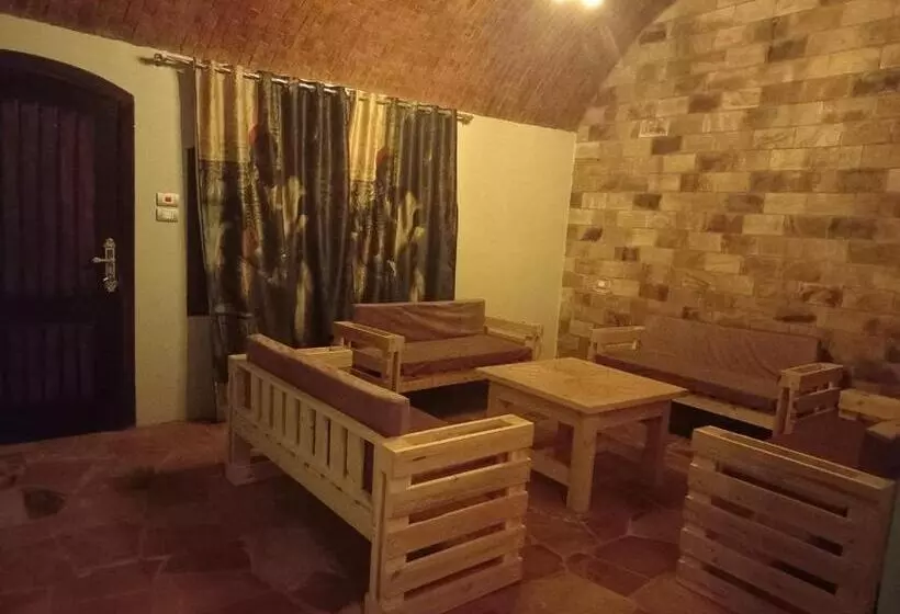 تختخواب و صبحانه Hoolli Villa