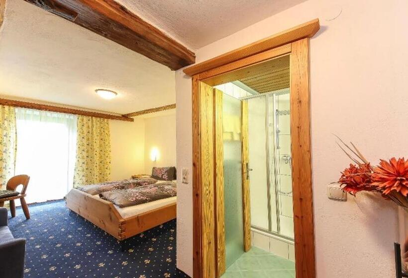 Hochwart Hof Bed & Breakfast