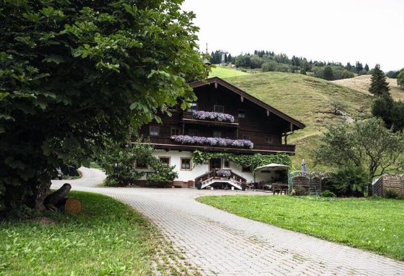 Hochwart Hof Bed & Breakfast