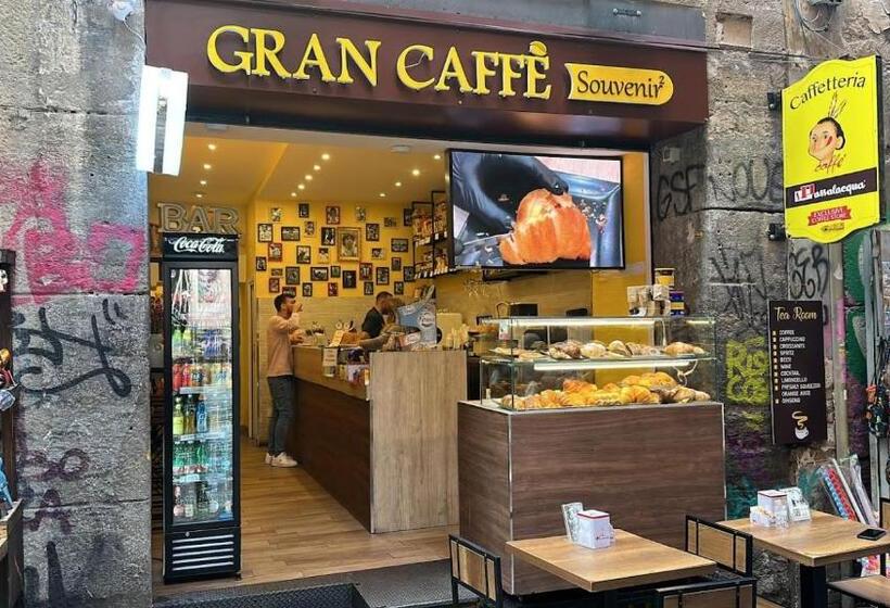 تختخواب و صبحانه Sciuscià Beb Spaccanapoli