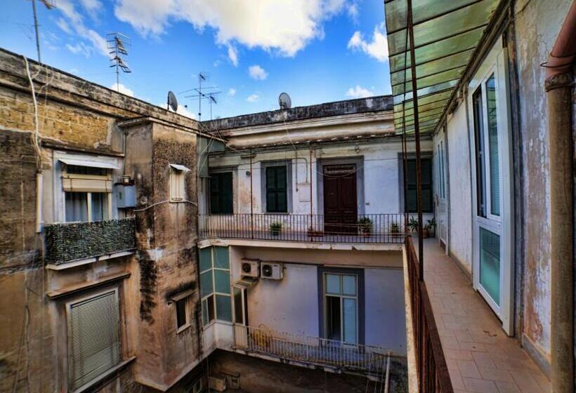 تختخواب و صبحانه Sciuscià Beb Spaccanapoli