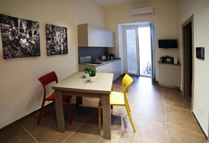 تختخواب و صبحانه Sciuscià Beb Spaccanapoli