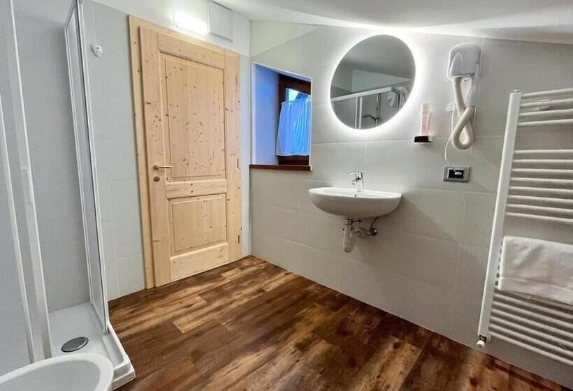 住宿加早餐  Ski Lodge Pampeago