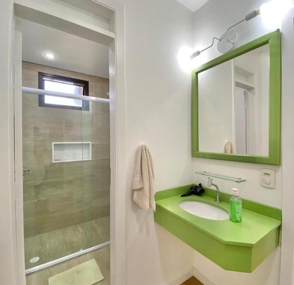 Flat Com Varanda E Serviços No Riviera Green