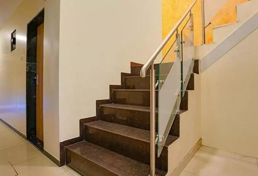 ホテル Fabexpress Prakash Inn   Nr Mumbai International Airport