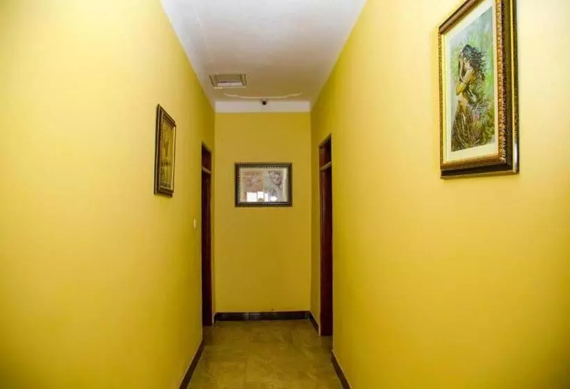هتل Kakiri Gardens And