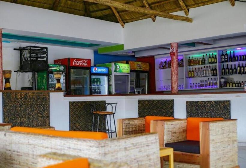 هتل Kakiri Gardens And