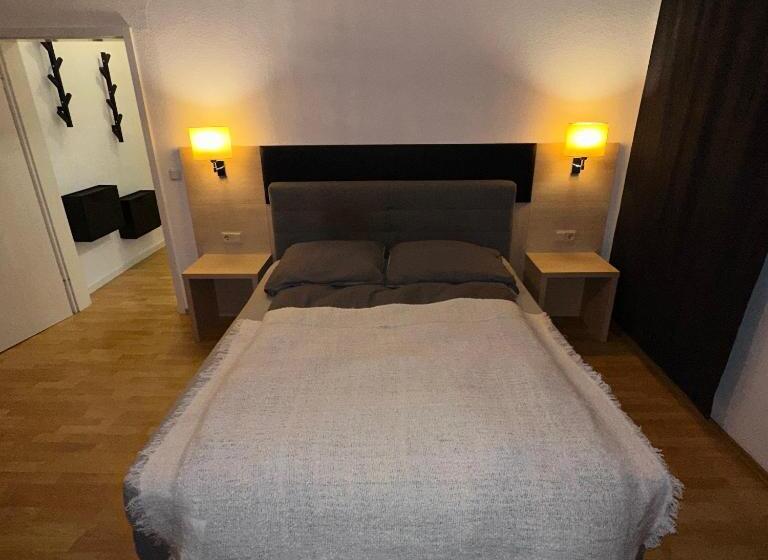 酒店 Modernes Apartment Im Herzen Von Weikersheim