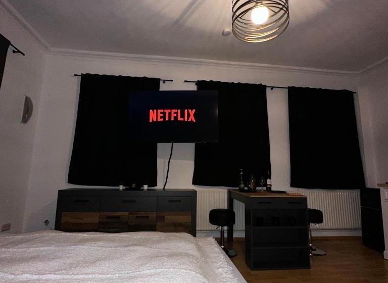 酒店 Modernes Apartment Im Herzen Von Weikersheim