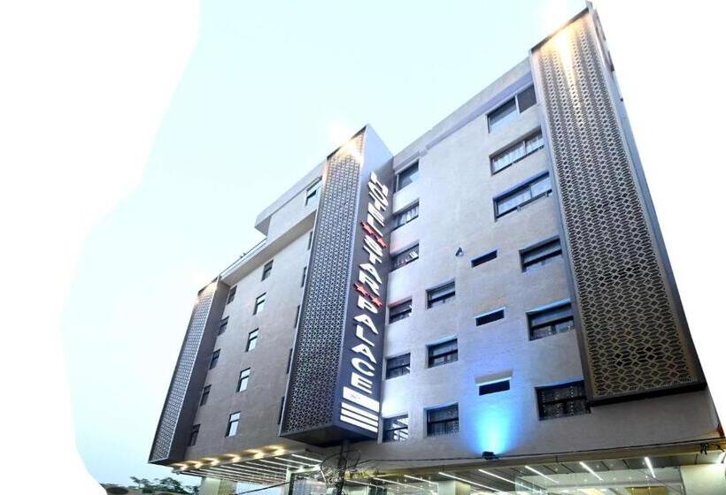 فندق Star Palace Near Railway Station
