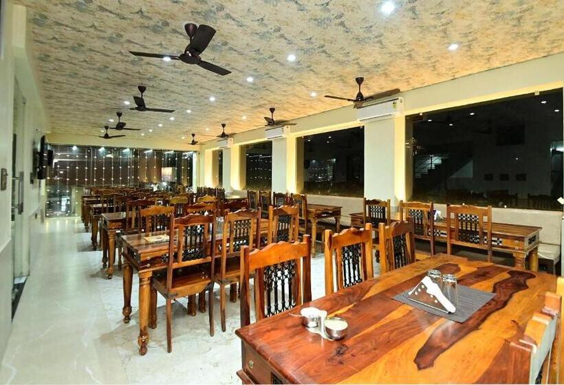 فندق Star Palace Near Railway Station