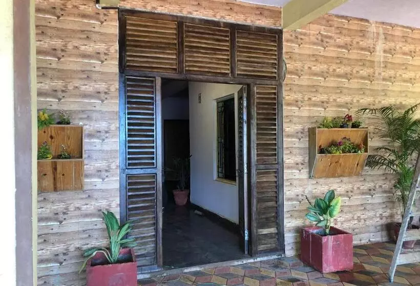 ホテル Thomas Beach Guesthouse