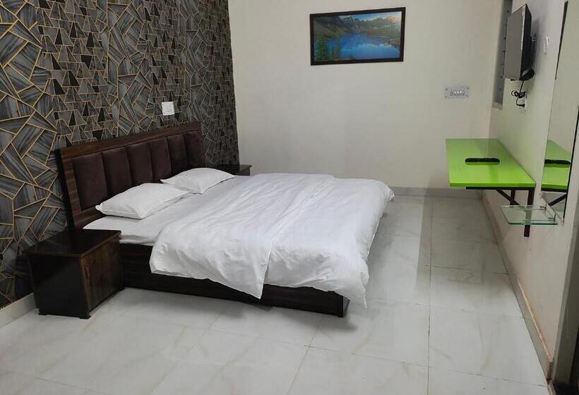 בית מלון כפרי Vrindavan