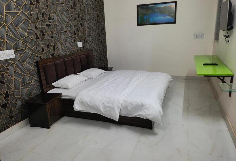 בית מלון כפרי Vrindavan