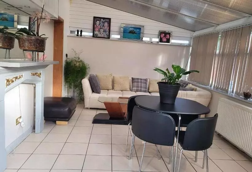 ペンション Abakwa House