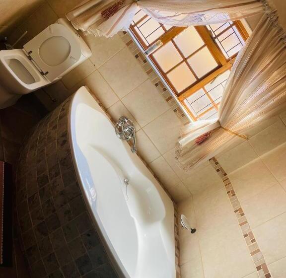 Пансион Azalea Bnb