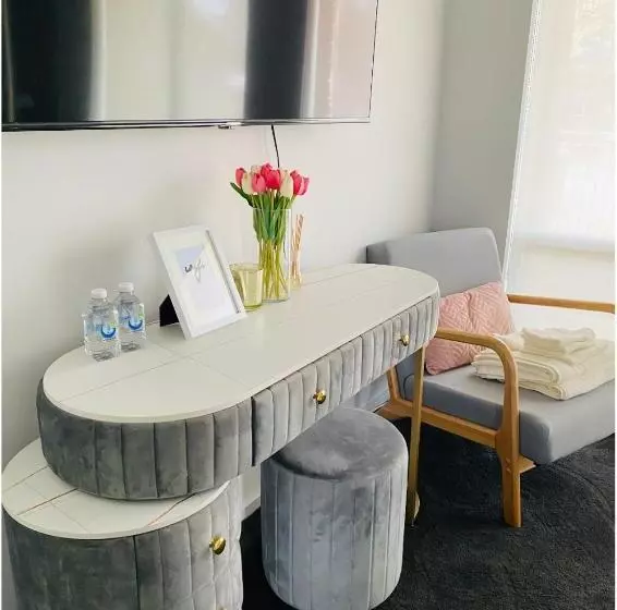 Majatalo Modern Private Room With Ensuite